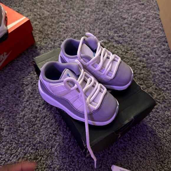 Jordan 11 Low Retro - Picture 1 of 3